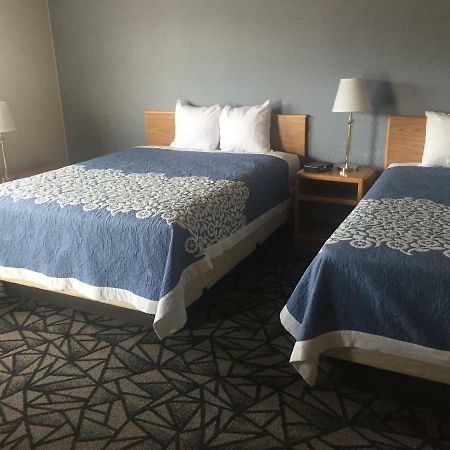 ريفرتون Tomahawk Motor Lodge المظهر الخارجي الصورة