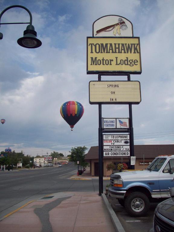 ريفرتون Tomahawk Motor Lodge المظهر الخارجي الصورة
