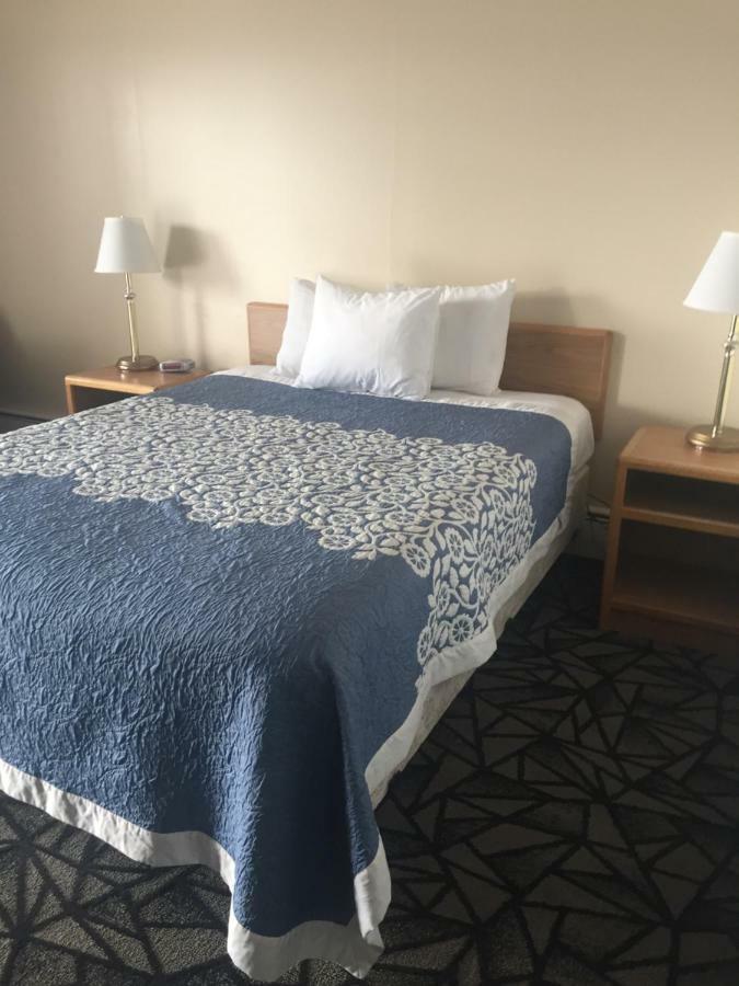 ريفرتون Tomahawk Motor Lodge المظهر الخارجي الصورة
